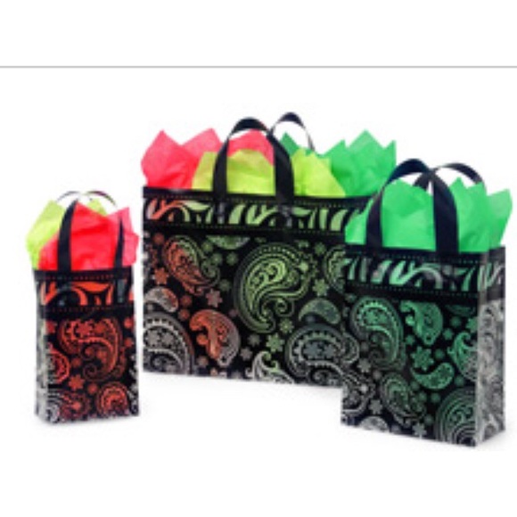 Nashville Wraps Paisley Flourish Gift Bags NWOT - Picture 1 of 4
